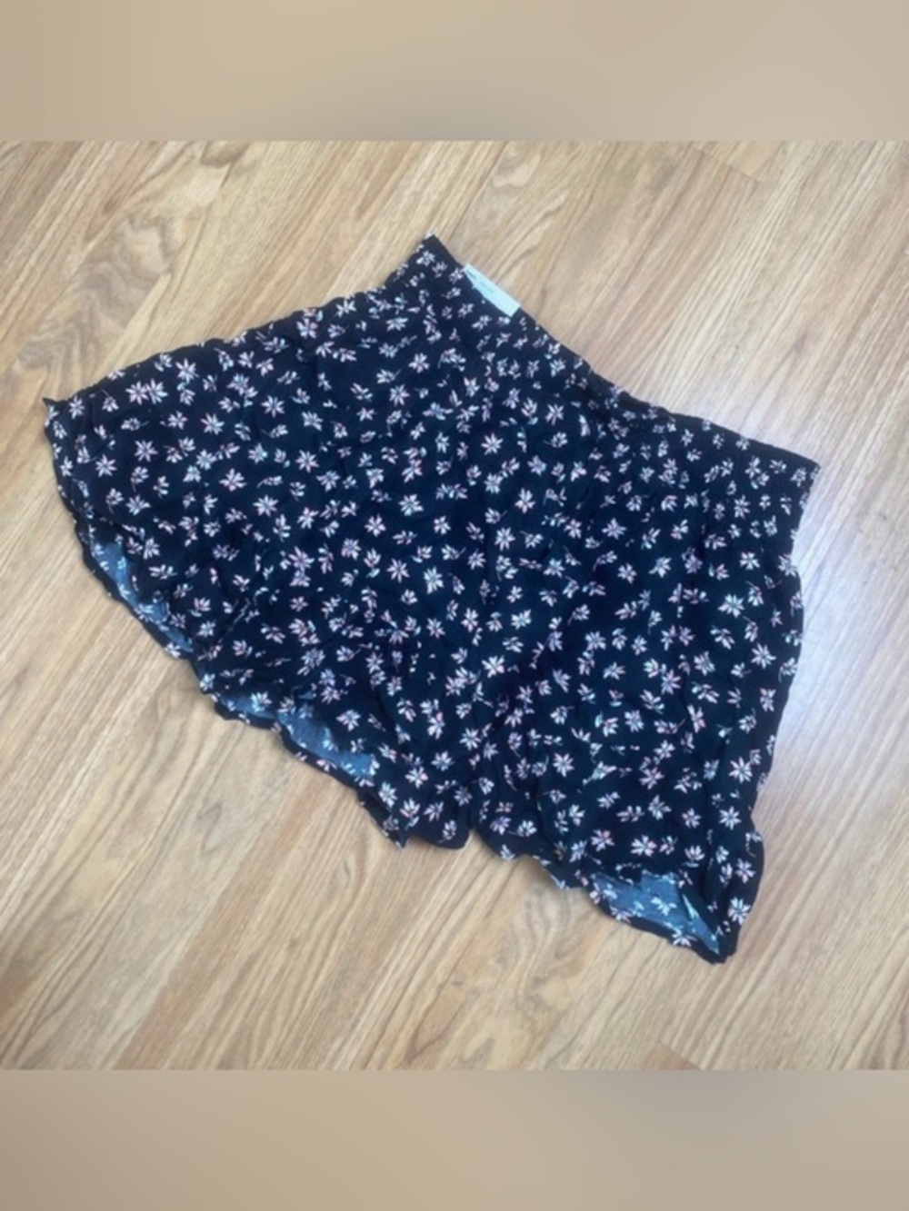 SO Black Floral high rise Ruffle Hem mini Skirt XL NWT